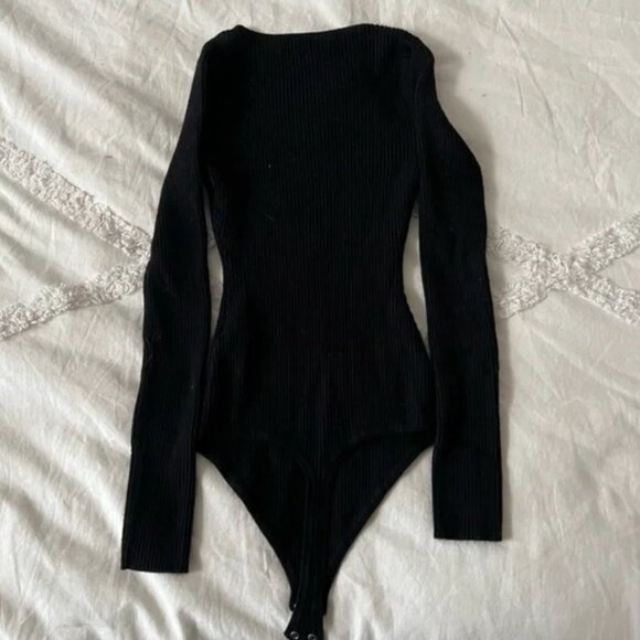 Abercrombie & Fitch O Ring Ribbed Long Sleeve Bodysuit - Picture 3 of 5